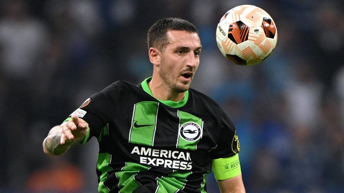 Brighton defender and captain Lewis Dunk is a threat from set pieces